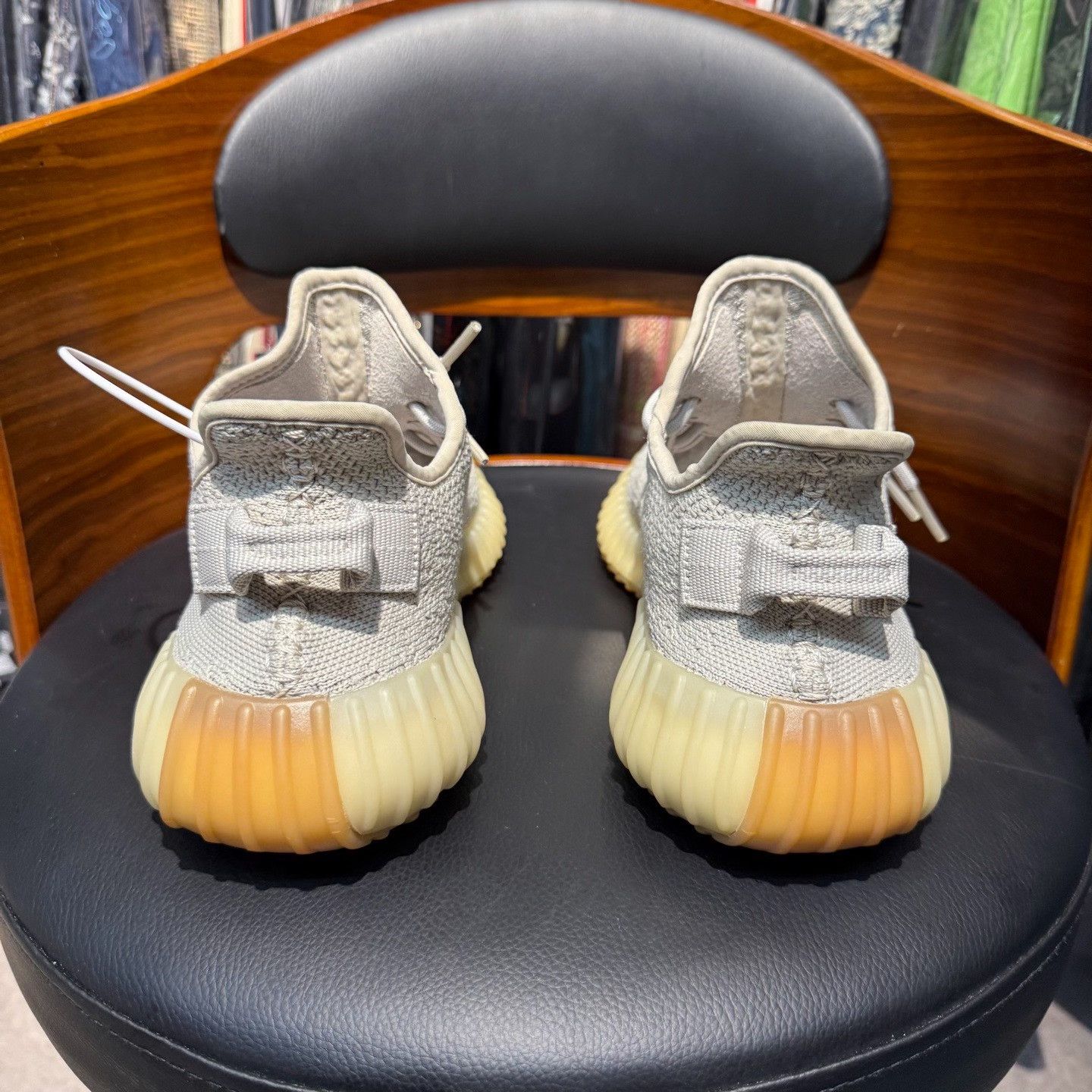 Adidas Adidas YEEZY350 Lowtop Sneakers 8 Men Size US 8 / EU 41 - 3 Thumbnail