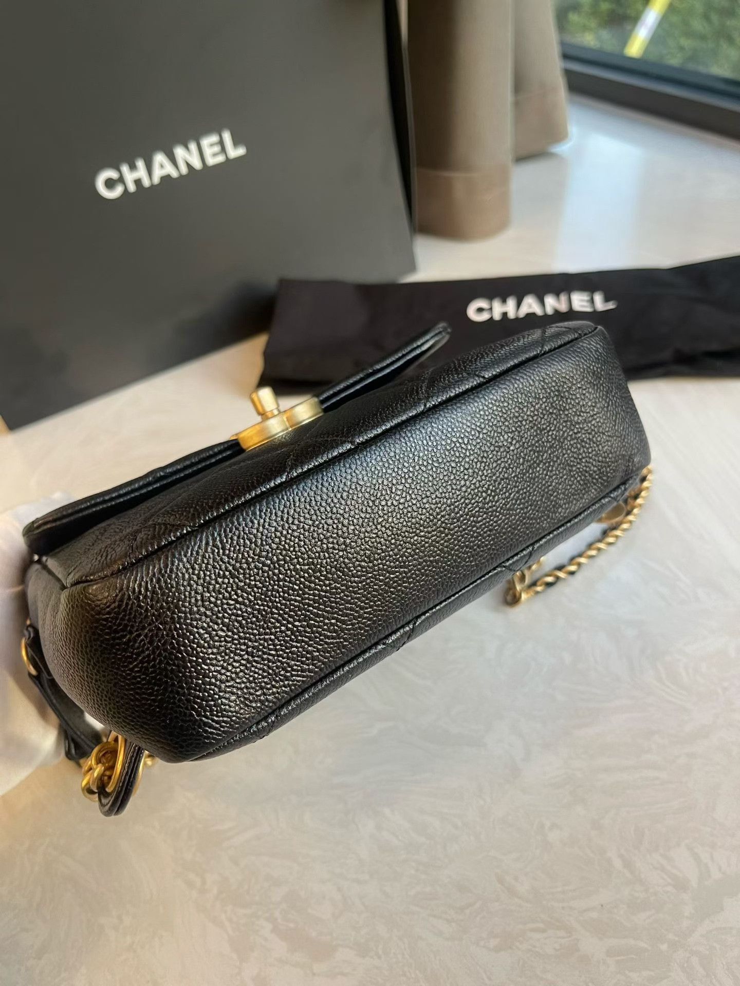 Chanel Pre-loved Bag Very good condition Size ONE SIZE - 4 Thumbnail