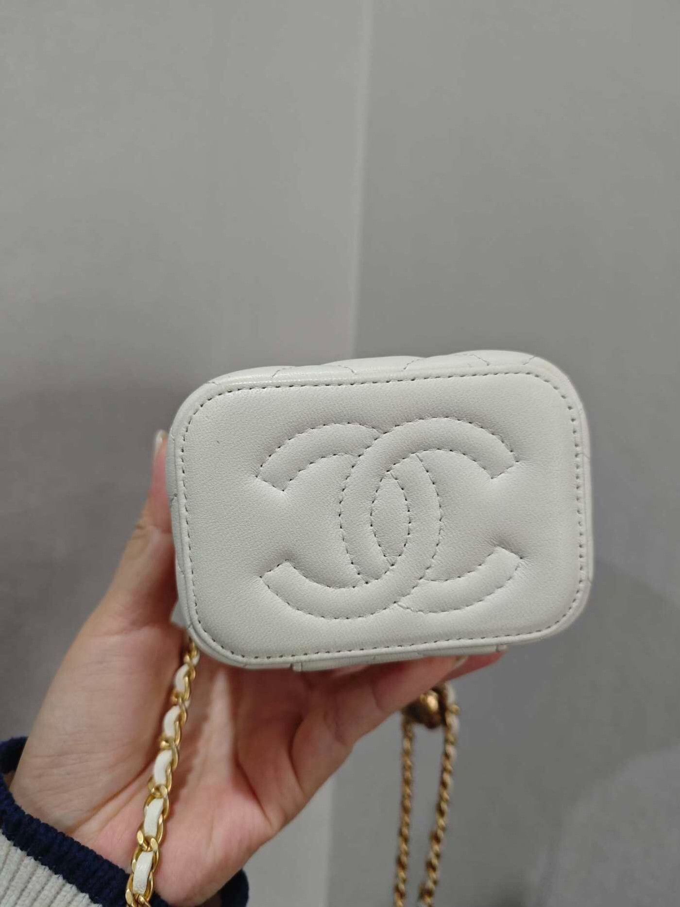 Chanel Pre-loved Bag Very good condition Size ONE SIZE - 4 Thumbnail