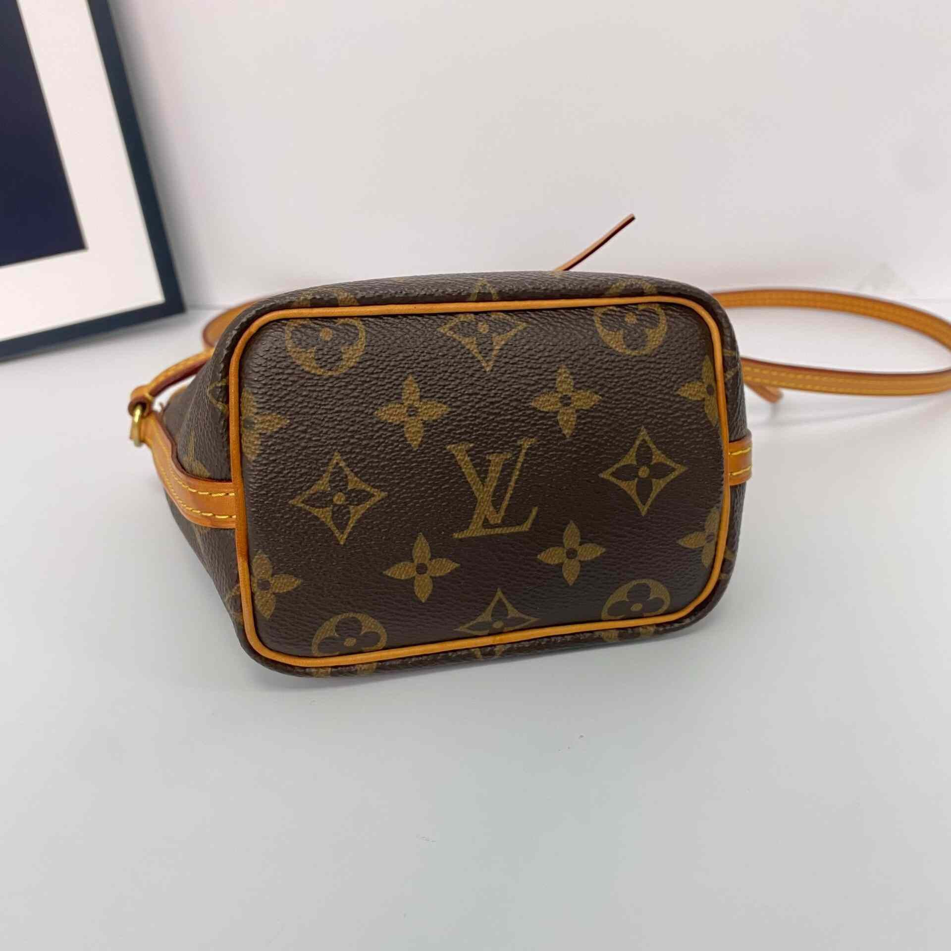 Louis Vuitton Pre-loved Bag Very good condition Size ONE SIZE - 5 Thumbnail