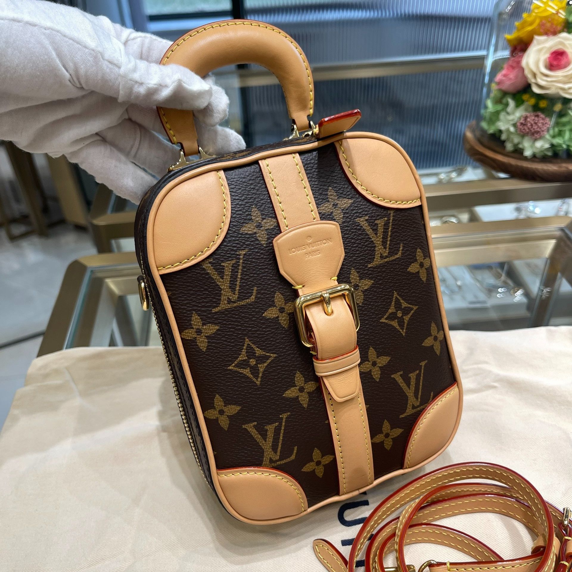 Louis Vuitton Pre-loved Bag Very good condition Size ONE SIZE - 3 Thumbnail