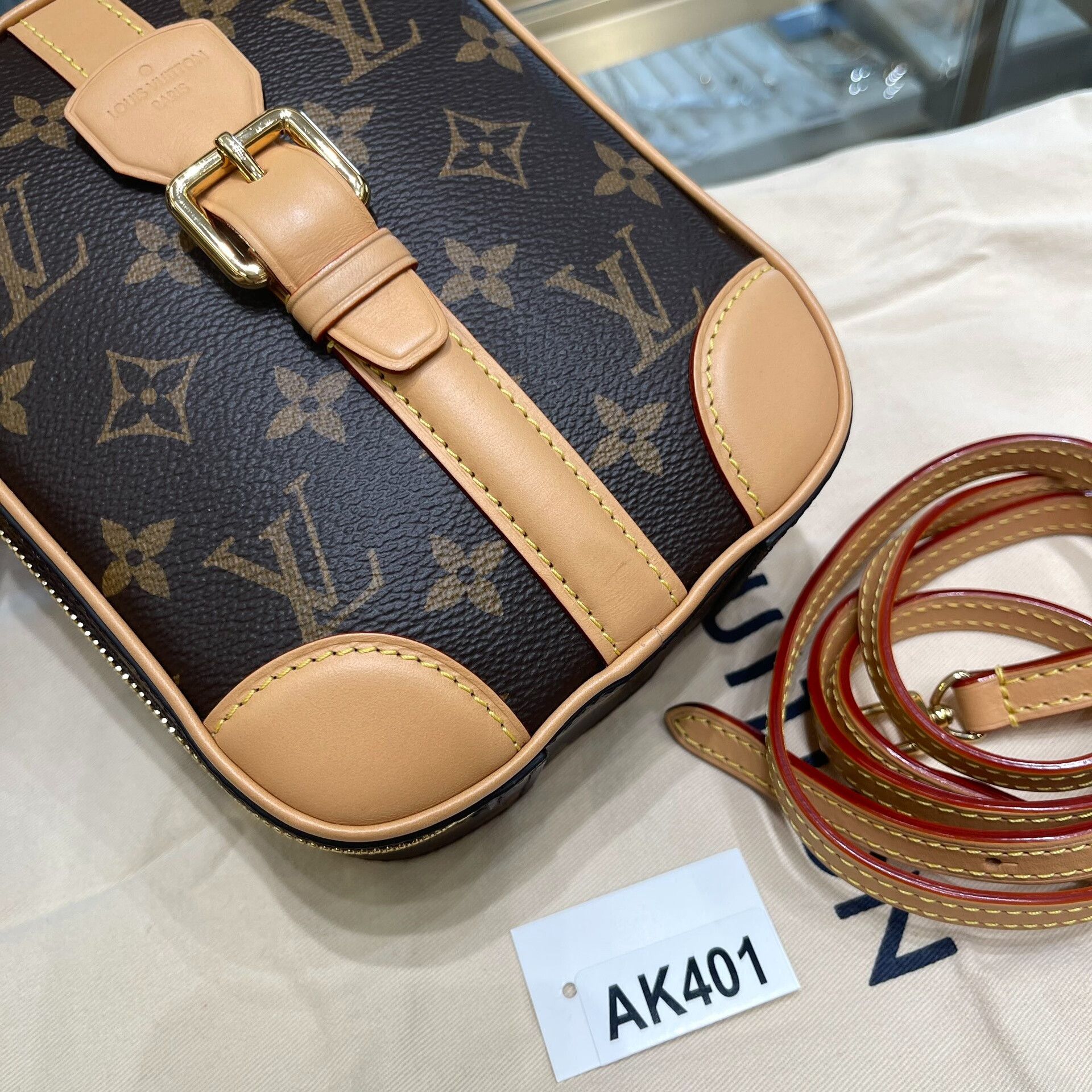 Louis Vuitton Pre-loved Bag Very good condition Size ONE SIZE - 6 Thumbnail