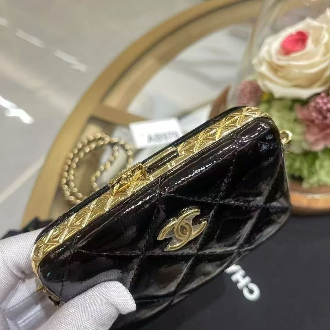 Chanel Pre-loved Bag Very good condition Size ONE SIZE - 3 Thumbnail