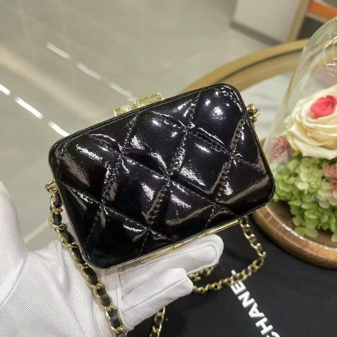Chanel Pre-loved Bag Very good condition Size ONE SIZE - 5 Thumbnail