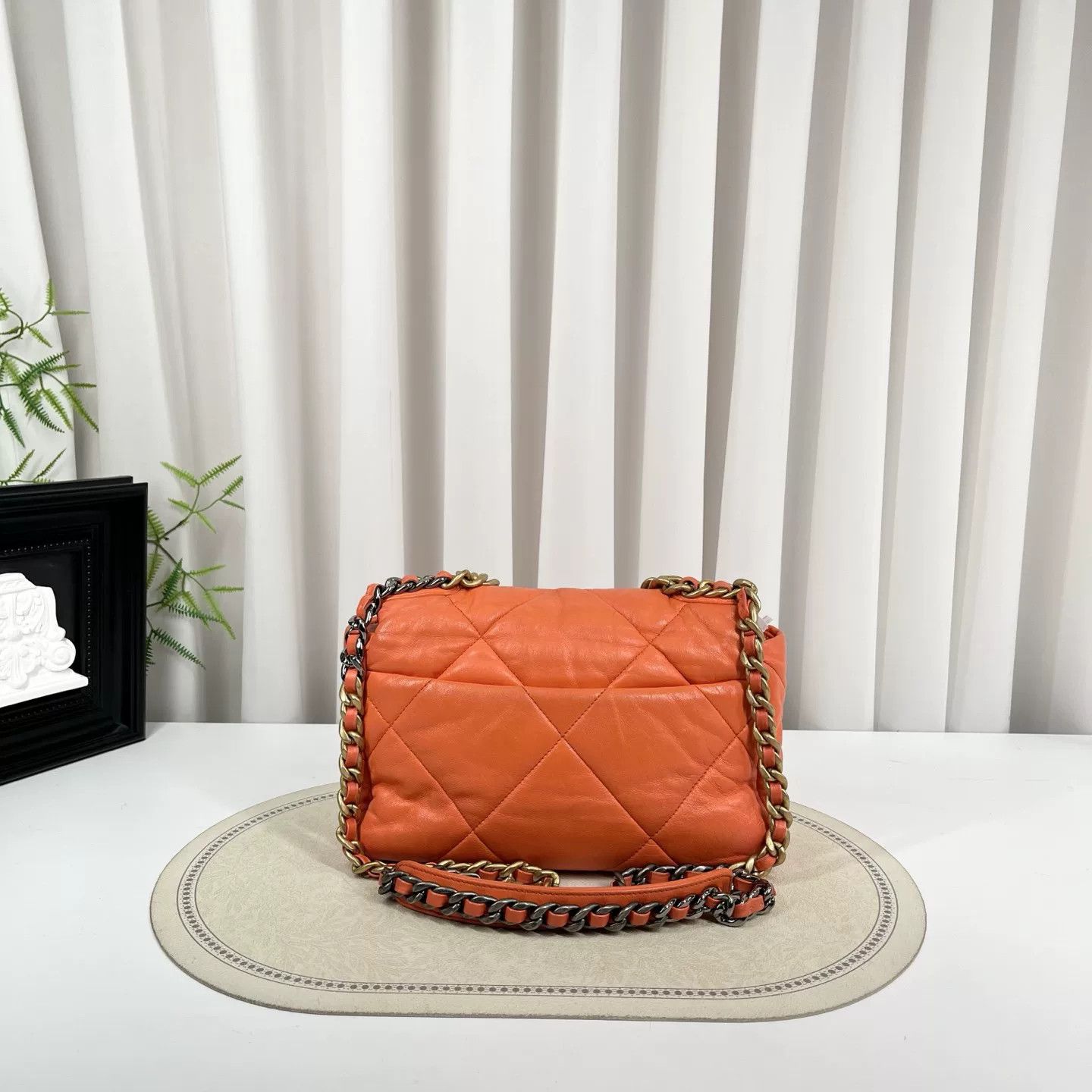 Chanel Pre-loved Bag Very good condition Size ONE SIZE - 2 Thumbnail