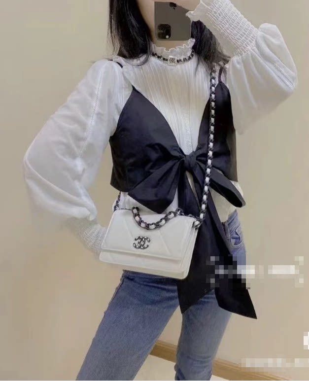 Chanel Pre-loved Bag Very good condition Size ONE SIZE - 8 Thumbnail