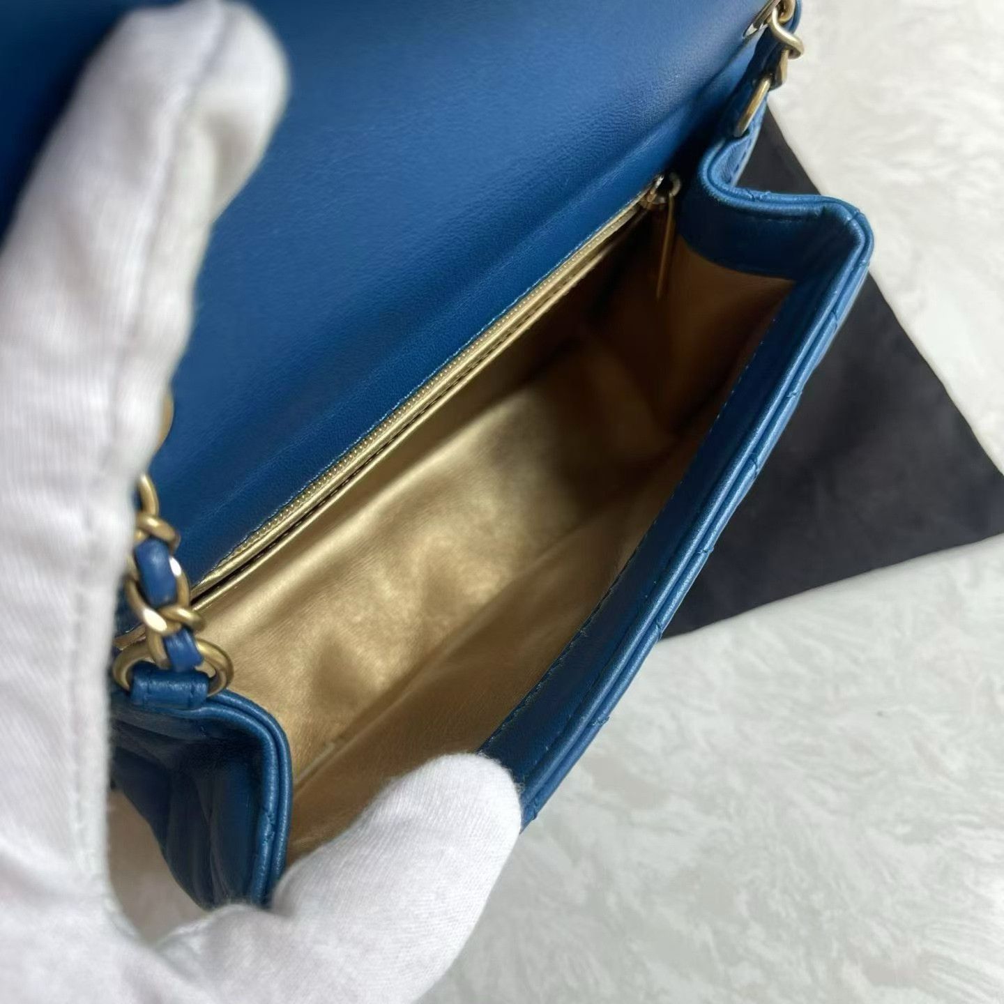 Chanel Pre-loved Bag Very good condition Size ONE SIZE - 7 Thumbnail