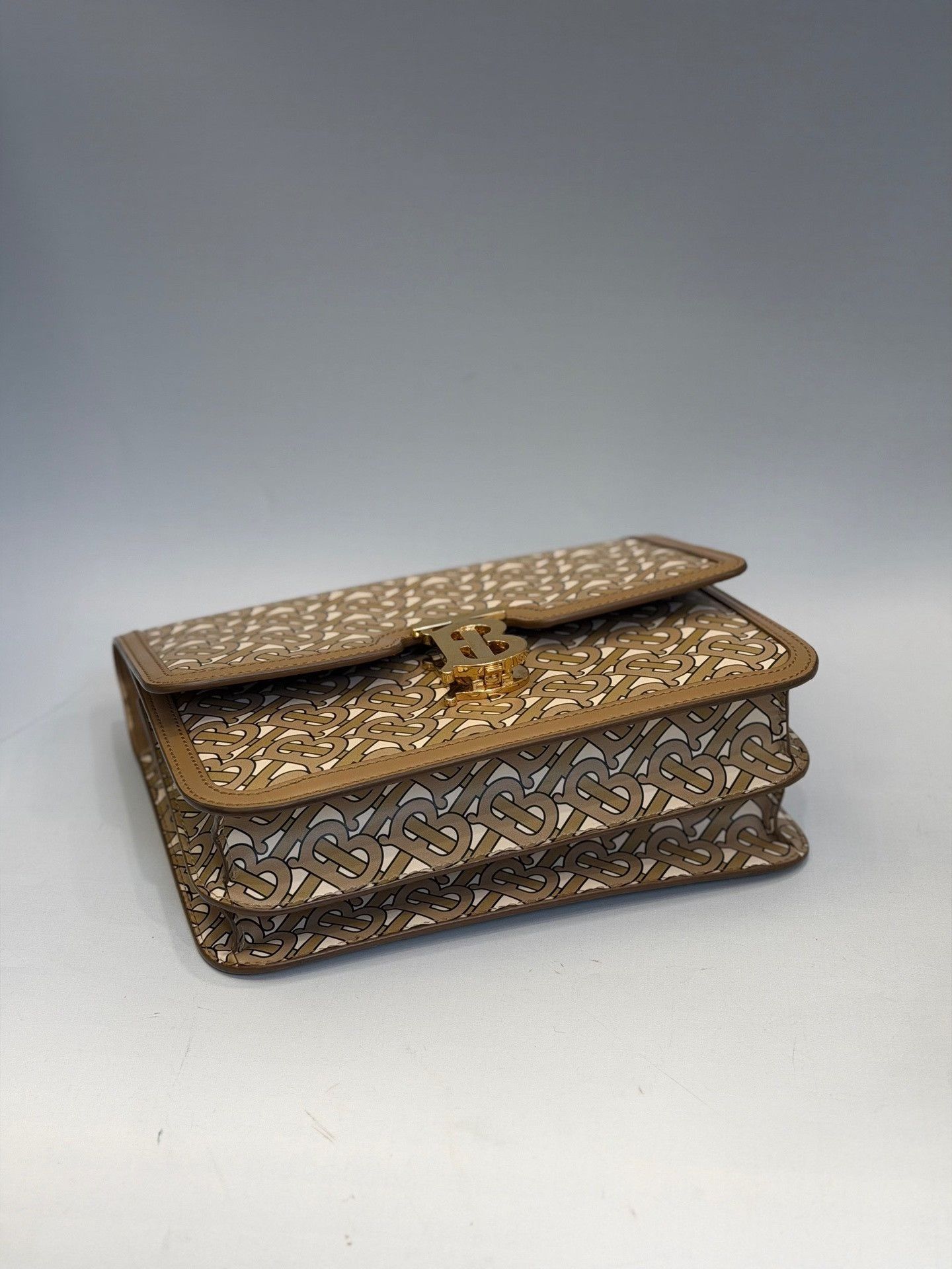Burberry Pre-loved Bag Very good condition Size ONE SIZE - 6 Thumbnail