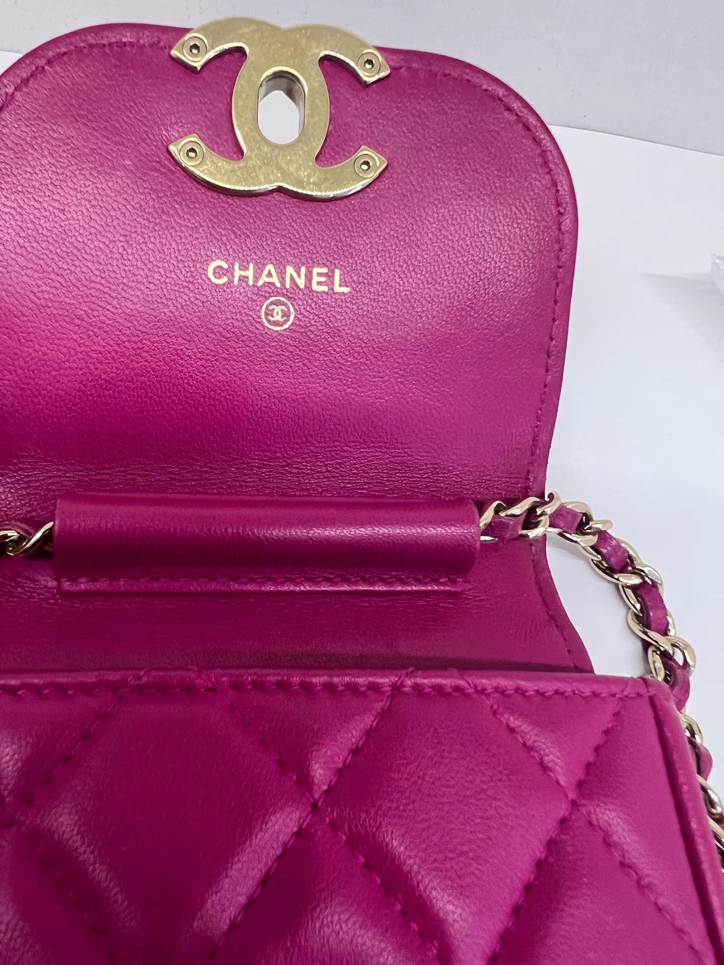 Chanel Pre-loved Bag Very good condition Size ONE SIZE - 9 Thumbnail
