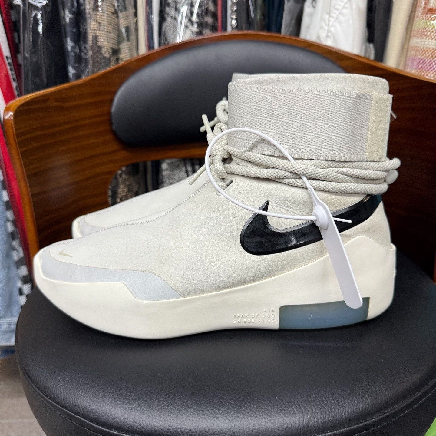 Fear of God Fear of God Collab White Hitop Sneakers 9 Men Size US 9 / EU 42 - 6 Thumbnail