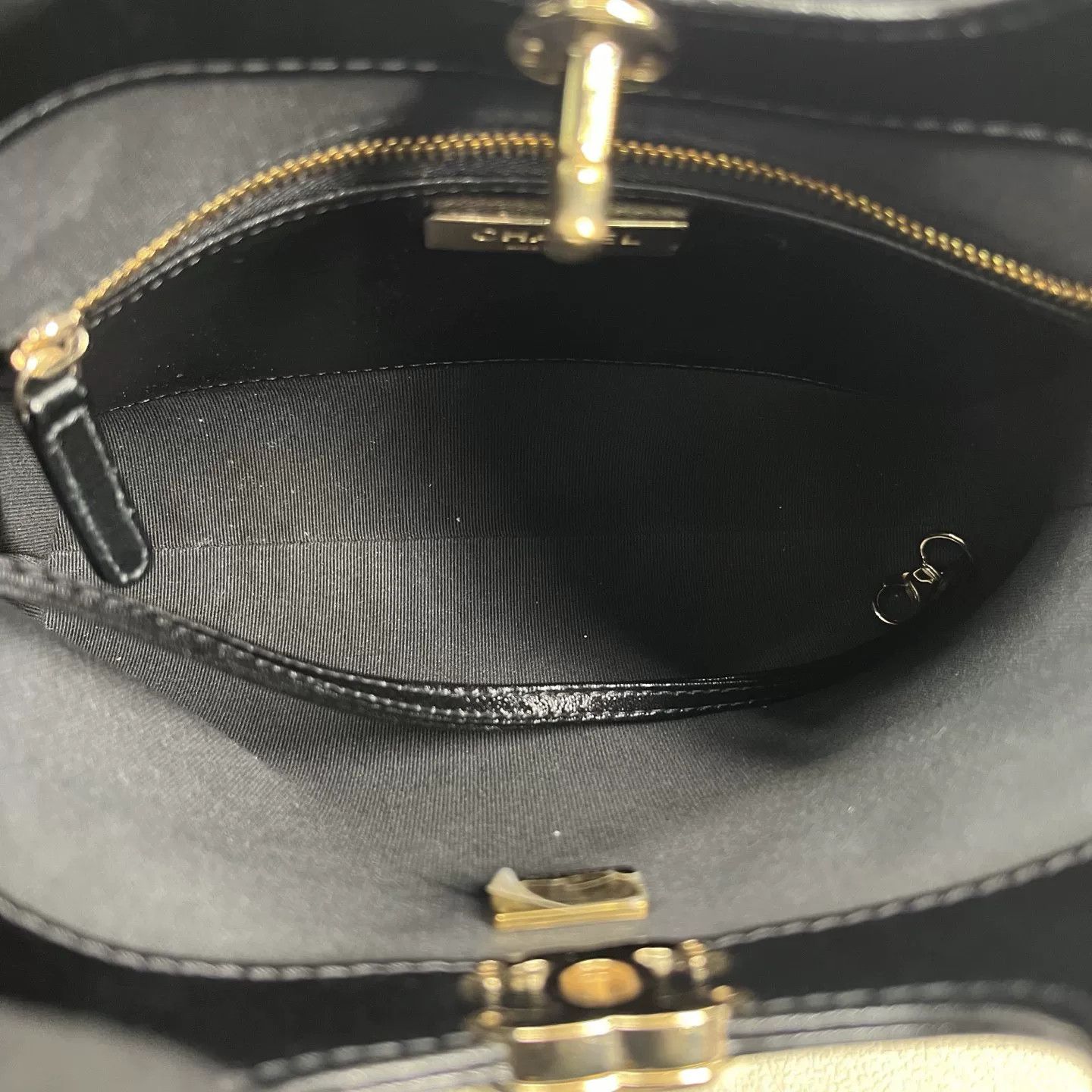 Chanel Pre-loved Bag Very good condition Size ONE SIZE - 3 Thumbnail
