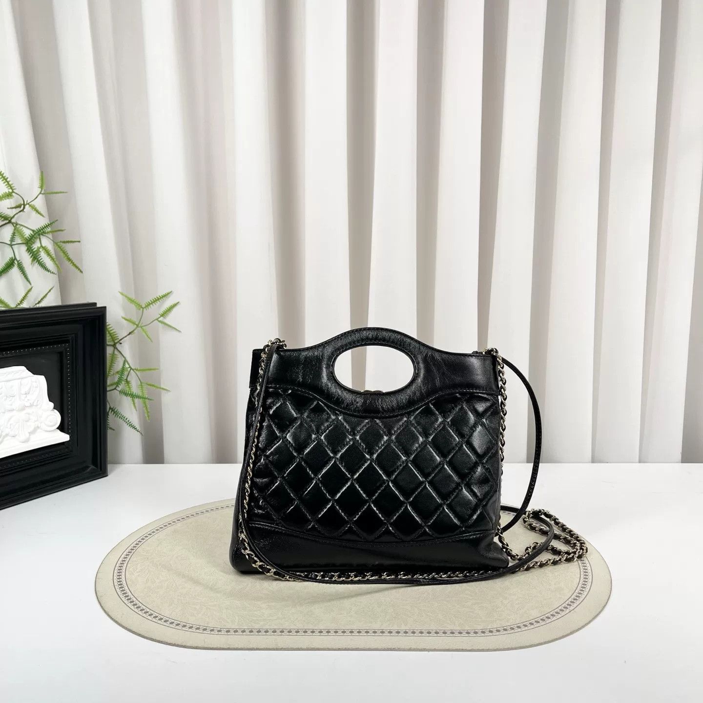 Chanel Pre-loved Bag Very good condition Size ONE SIZE - 2 Thumbnail
