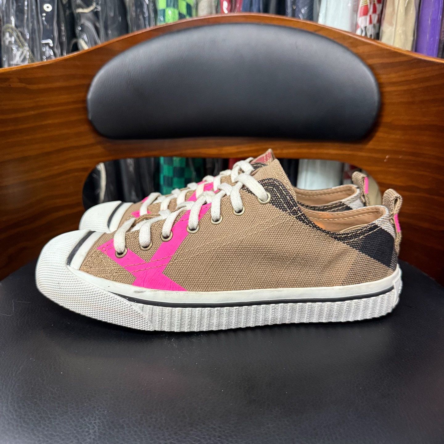Burberry Burberry Canvas Pink Lowtop Sneakers 6.5 Men Size US 6.5 / EU 39-40 - 6 Thumbnail