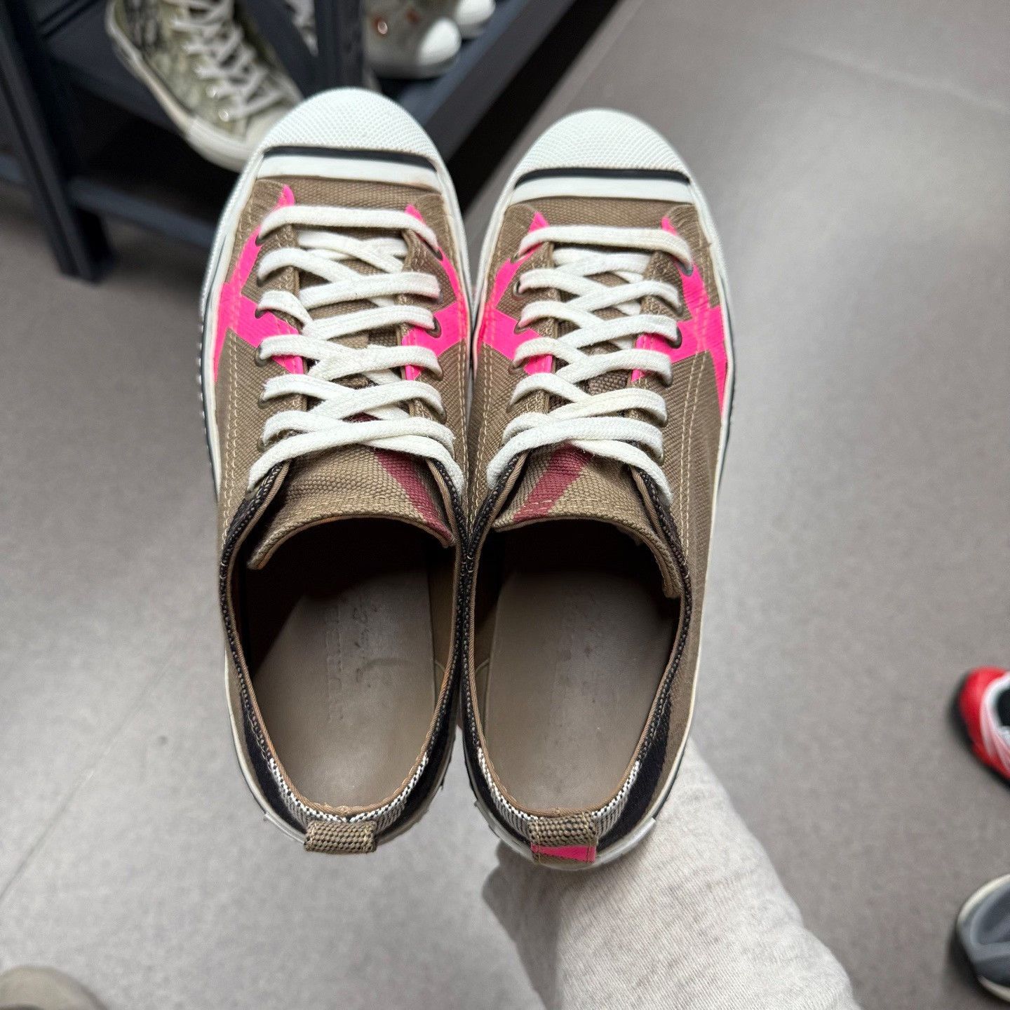 Burberry Burberry Canvas Pink Lowtop Sneakers 6.5 Men Size US 6.5 / EU 39-40 - 8 Thumbnail