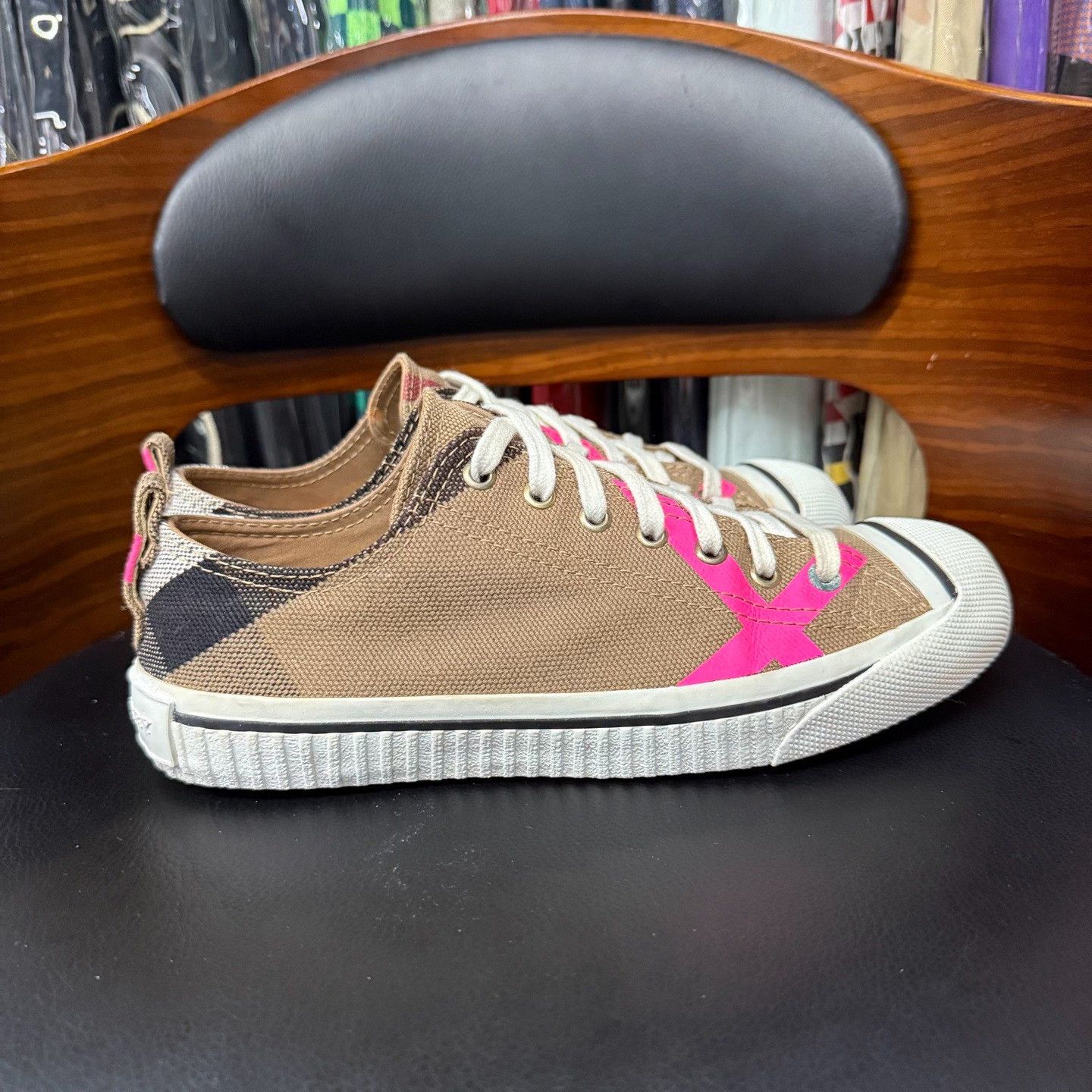 Burberry Burberry Canvas Pink Lowtop Sneakers 6.5 Men Size US 6.5 / EU 39-40 - 4 Thumbnail