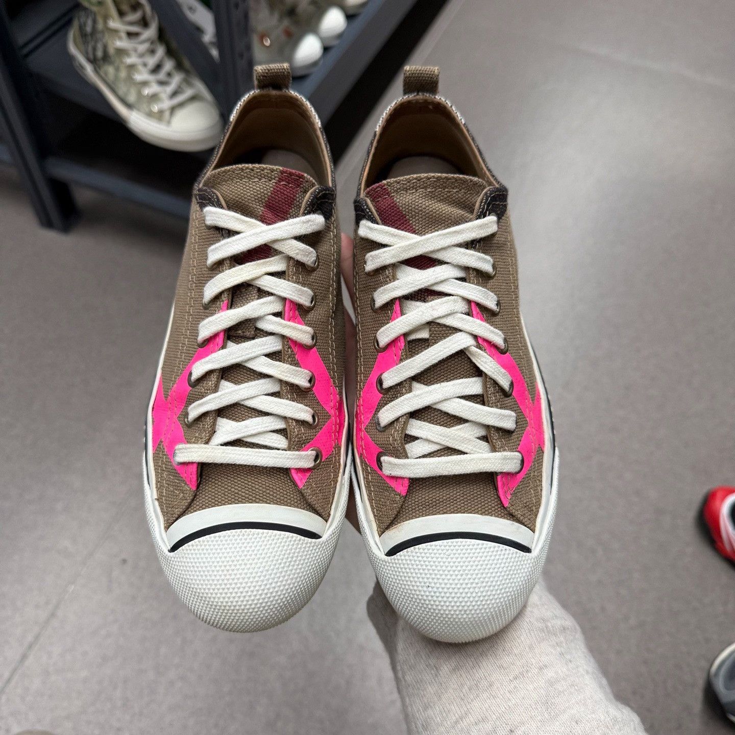 Burberry Burberry Canvas Pink Lowtop Sneakers 6.5 Men Size US 6.5 / EU 39-40 - 5 Thumbnail