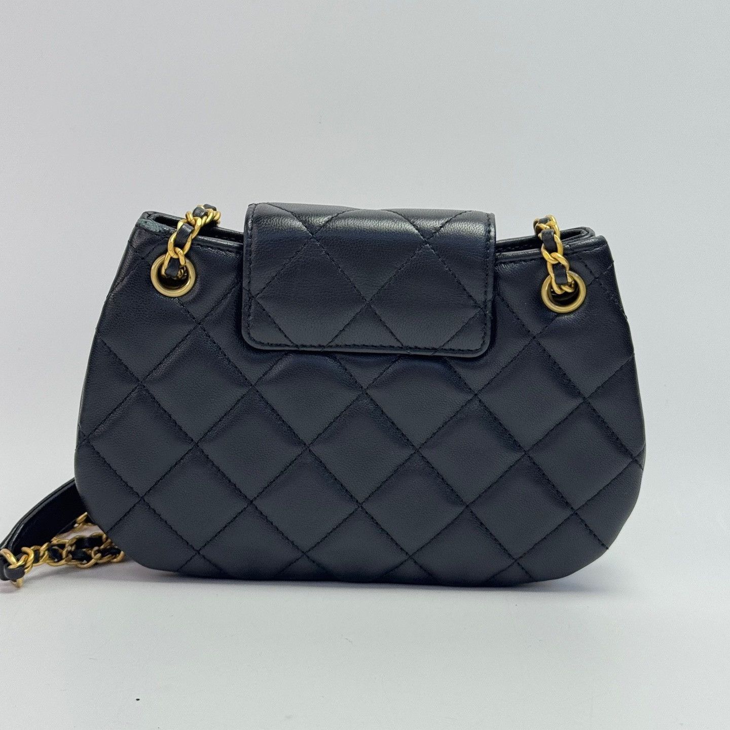 Chanel Pre-loved Bag Very good condition Size ONE SIZE - 3 Thumbnail