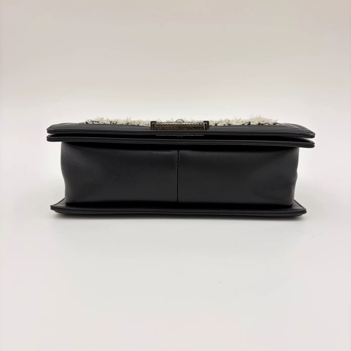 Chanel Pre-loved Bag Very good condition Size ONE SIZE - 7 Thumbnail