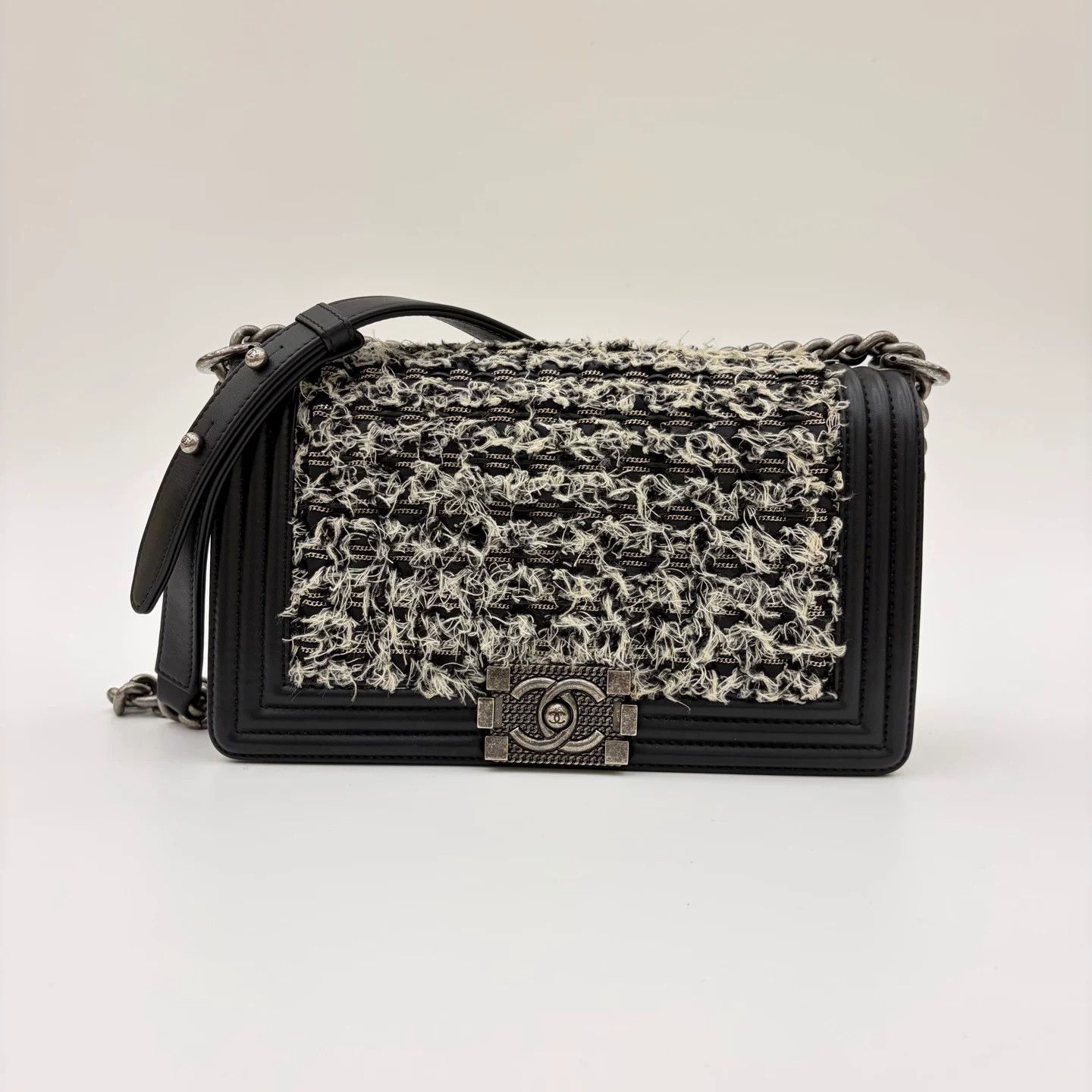 Chanel Pre-loved Bag Very good condition Size ONE SIZE - 2 Thumbnail