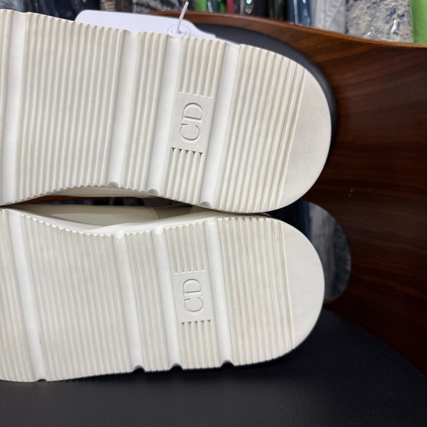 Dior Dior White Lowtop Sneakers 7.5 Men Size US 7.5 / EU 40-41 - 9 Thumbnail