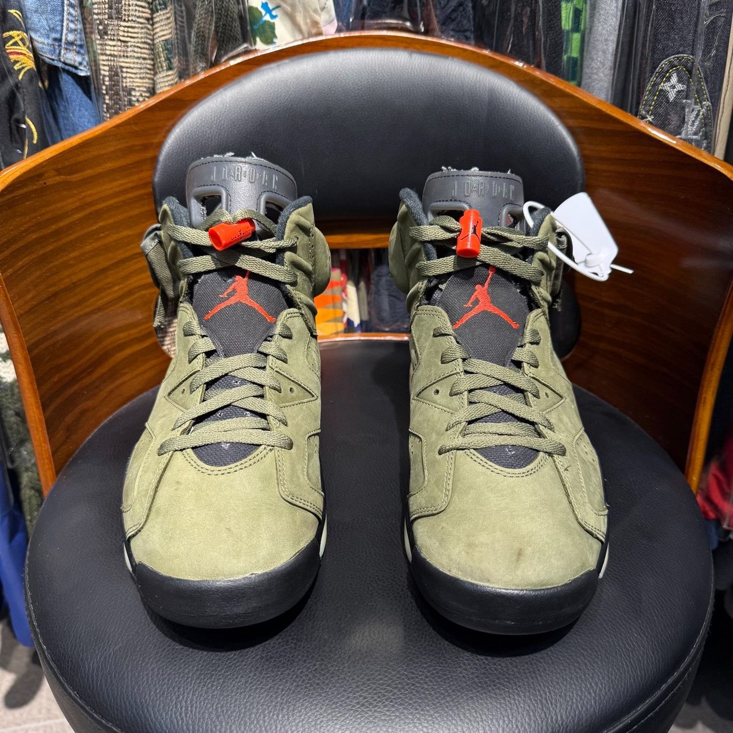 Nike Nike AJ6 Green Lowtop Sneakers 9.5 Men Size US 9.5 / EU 42-43 - 2 Thumbnail