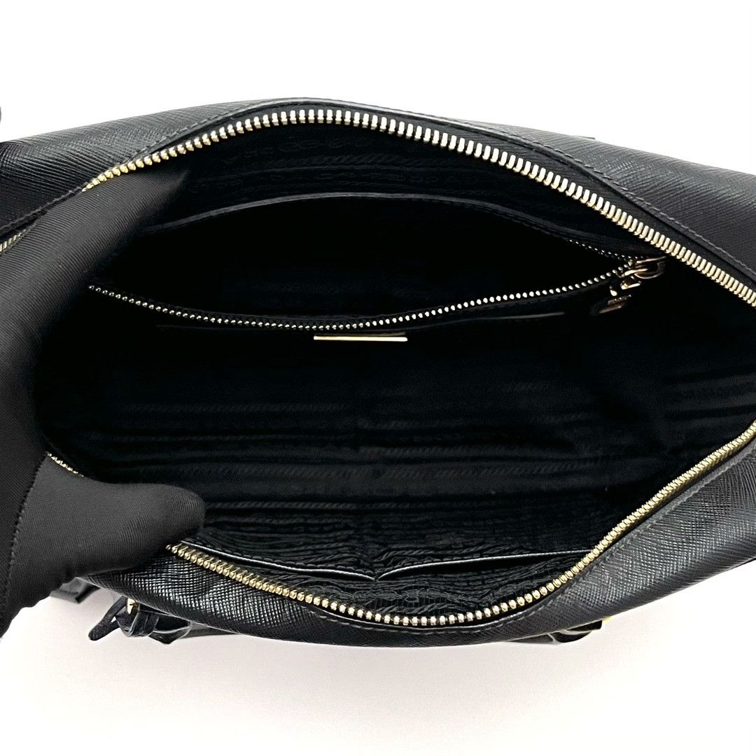 Prada Pre-loved Bag Very good condition Size ONE SIZE - 6 Thumbnail