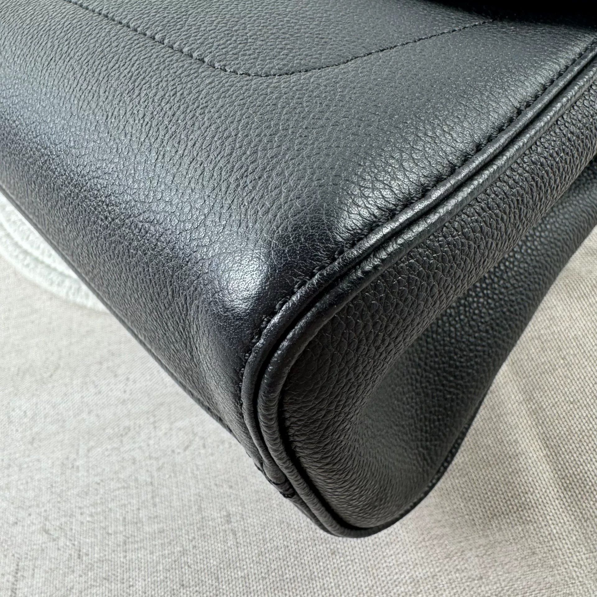 Louis Vuitton Pre-loved Bag Very good condition Size ONE SIZE - 9 Thumbnail