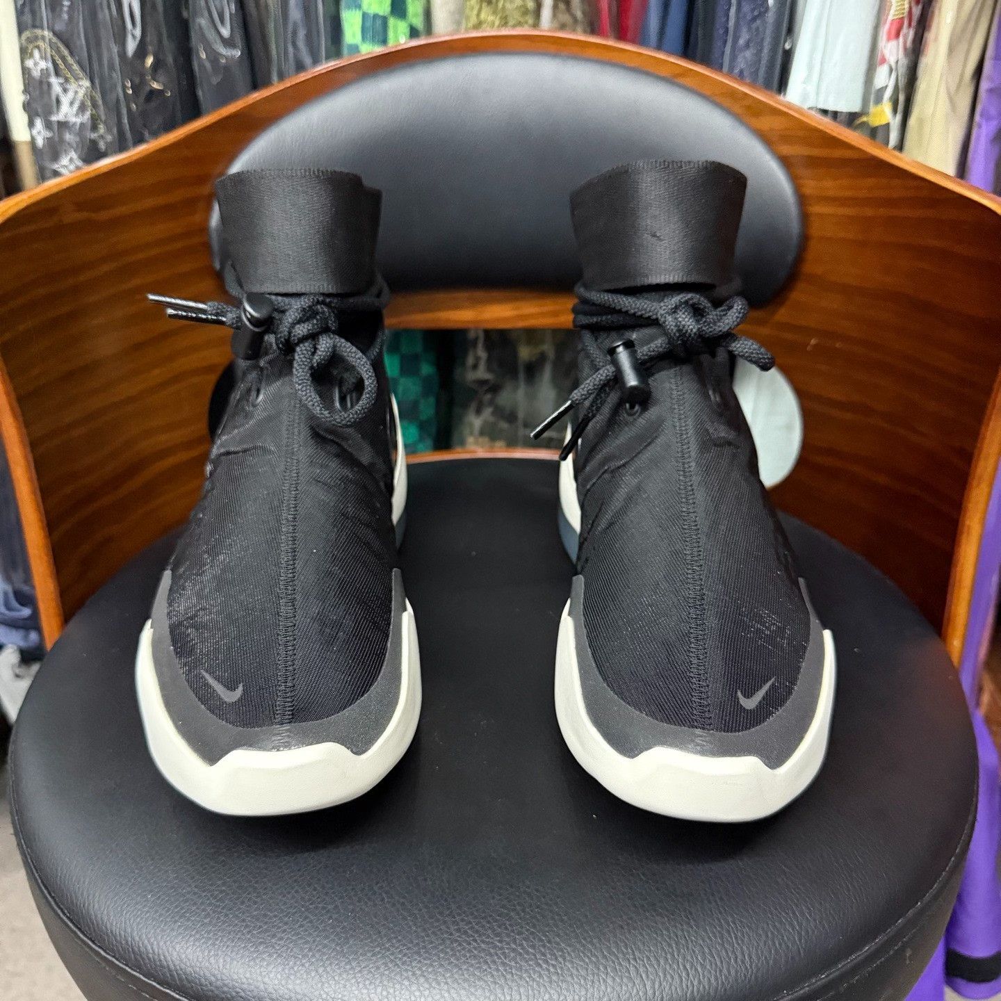 Nike Nike Retro Black Lowtop Sneakers 7.5 Men Size US 7.5 / EU 40-41 - 2 Thumbnail