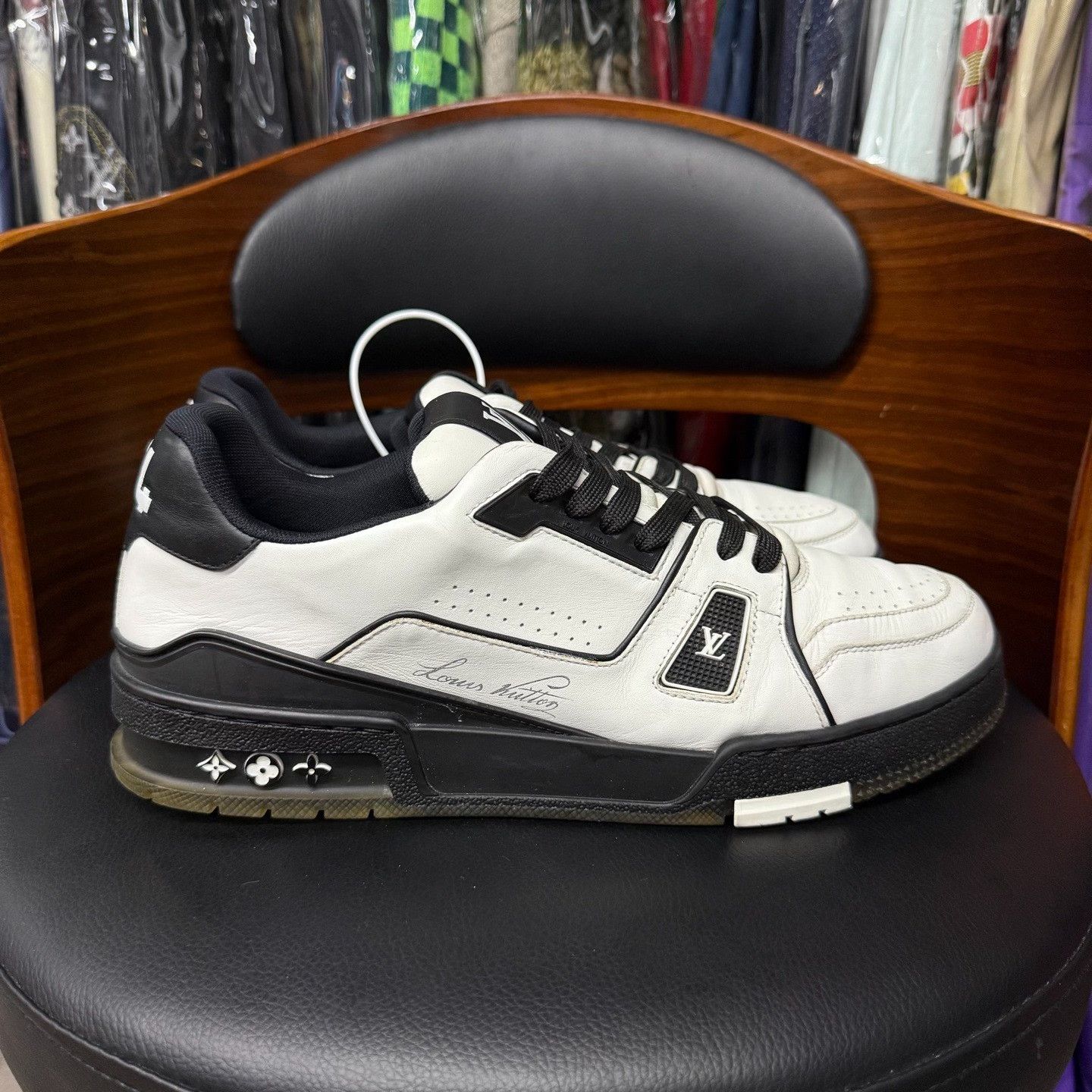 Louis Vuitton Louis Vuitton Training Black Lowtop Sneakers 42 Men Size US 9 / EU 42 - 4 Thumbnail