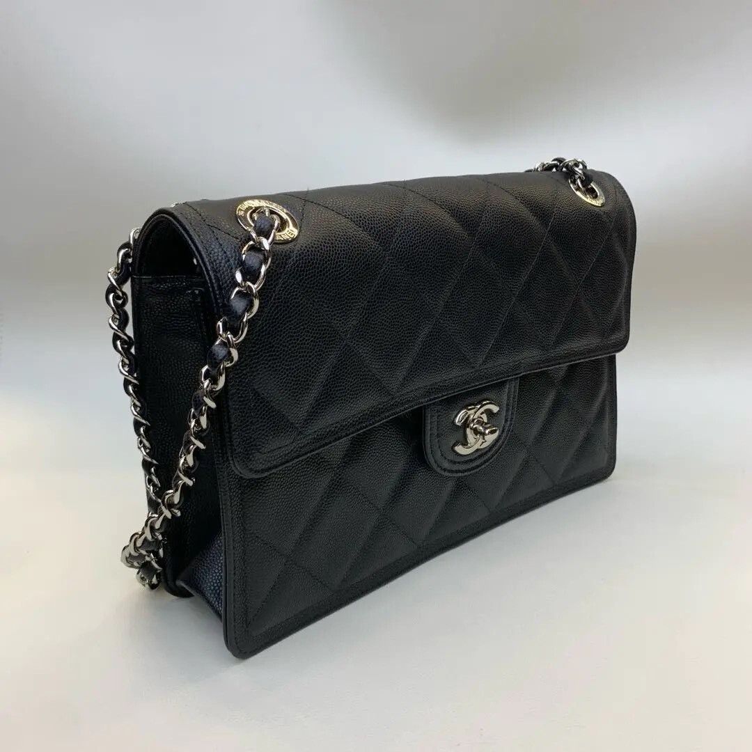 Chanel Pre-loved Bag Very good condition Size ONE SIZE - 5 Thumbnail