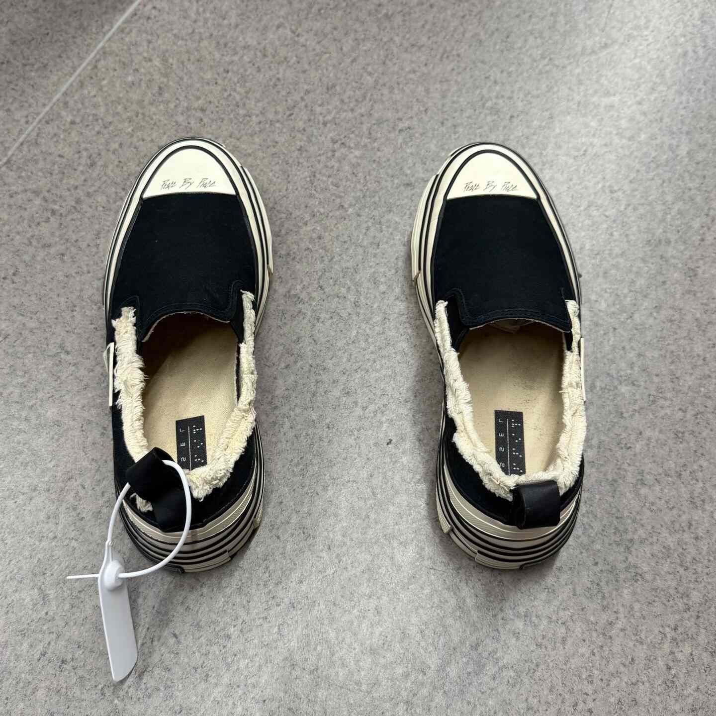 On On Black Lowtop Sneakers 9 Men Size US 9 / EU 42 - 8 Thumbnail