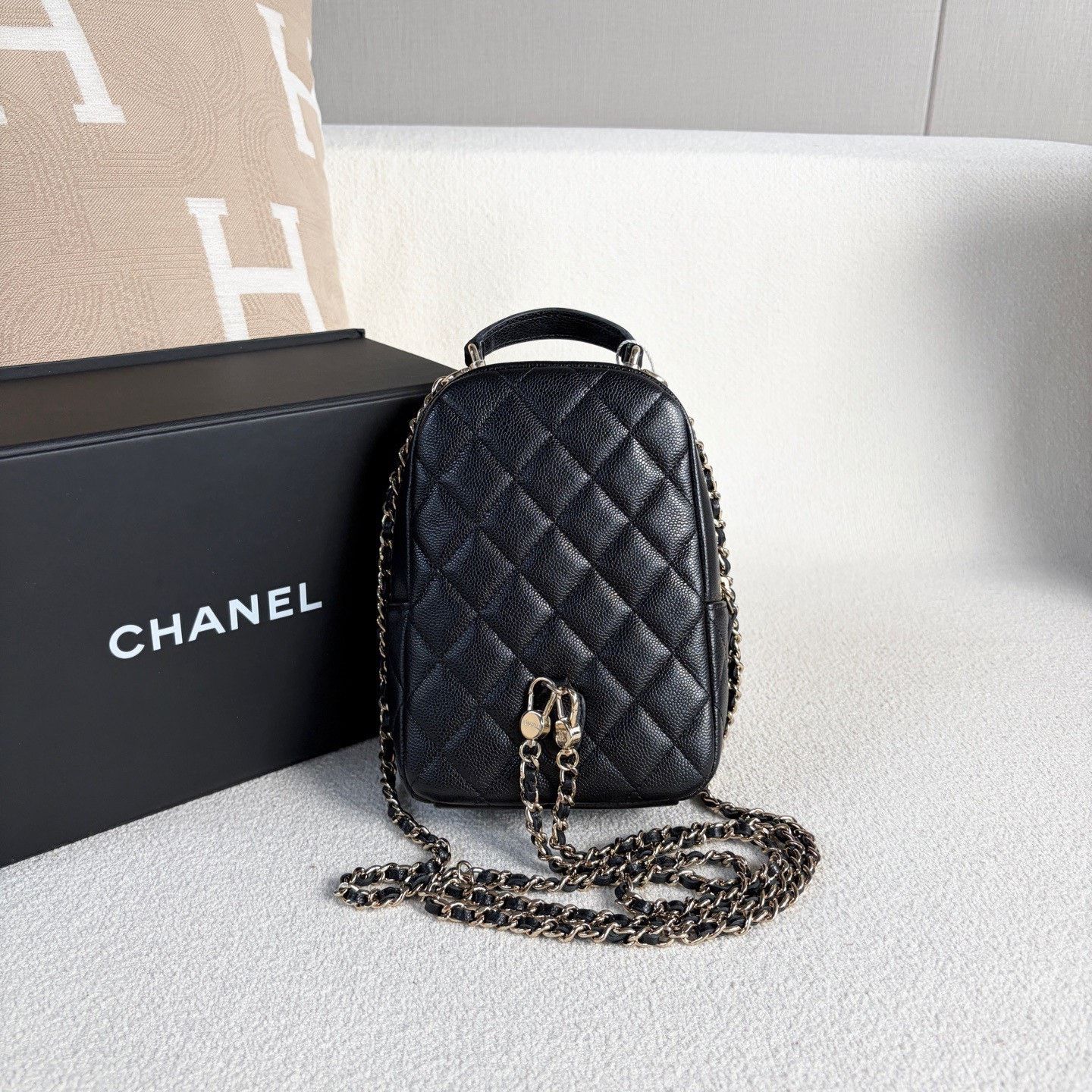 Chanel Pre-loved Bag Very good condition Size ONE SIZE - 3 Thumbnail
