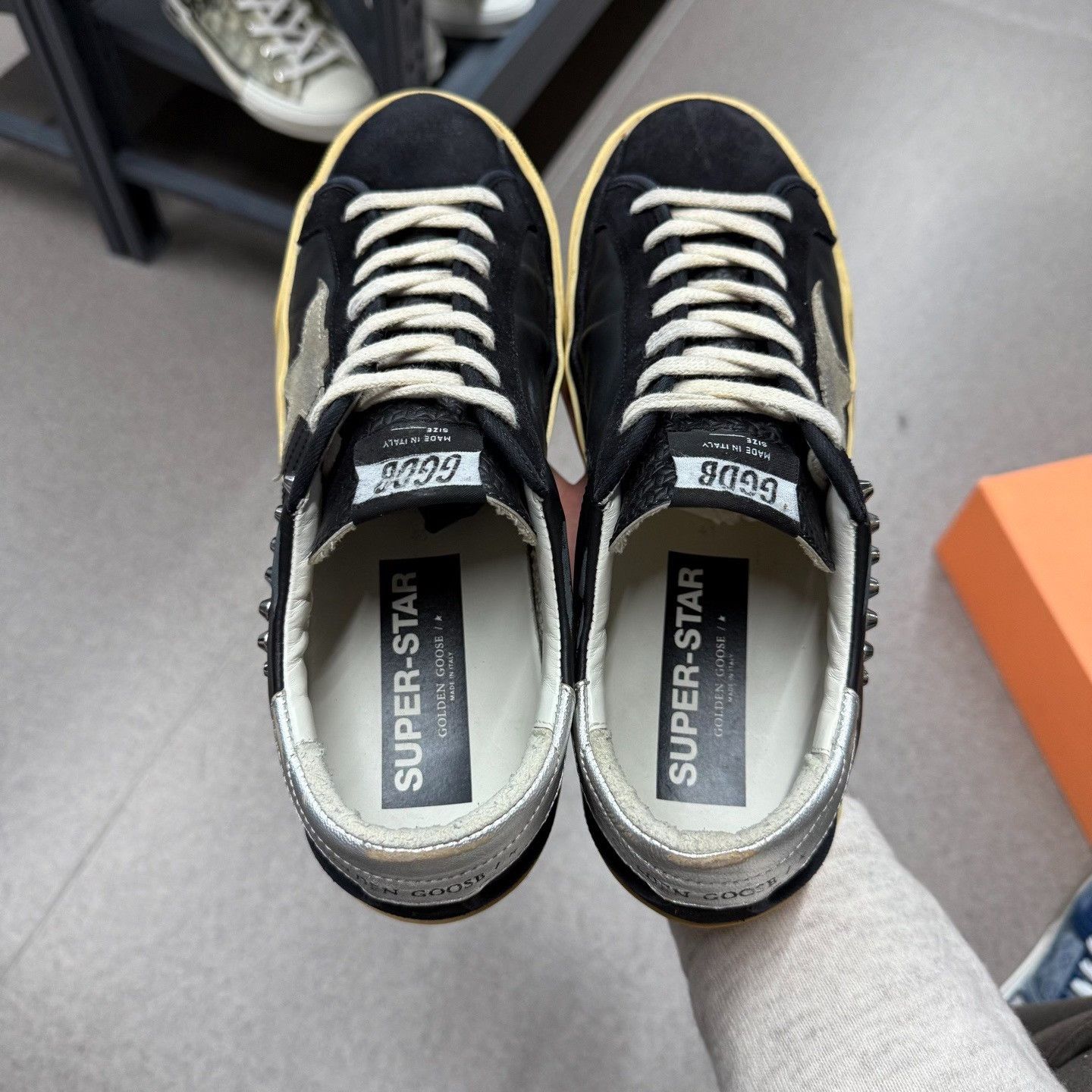 Golden Goose Golden Goose Distressed Yellow Lowtop Sneakers 8.5 Men Size US 8.5 / EU 41-42 - 8 Thumbnail