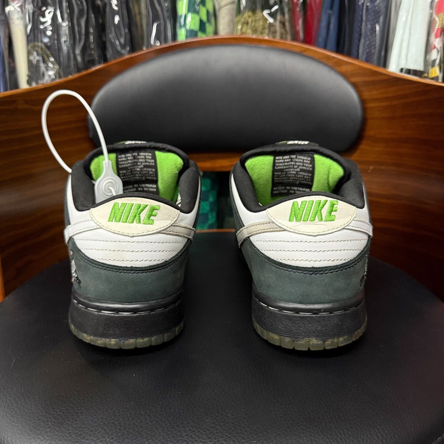Nike Nike DUNK Black Lowtop Sneakers 10 Men Size US 10 / EU 43 - 3 Thumbnail