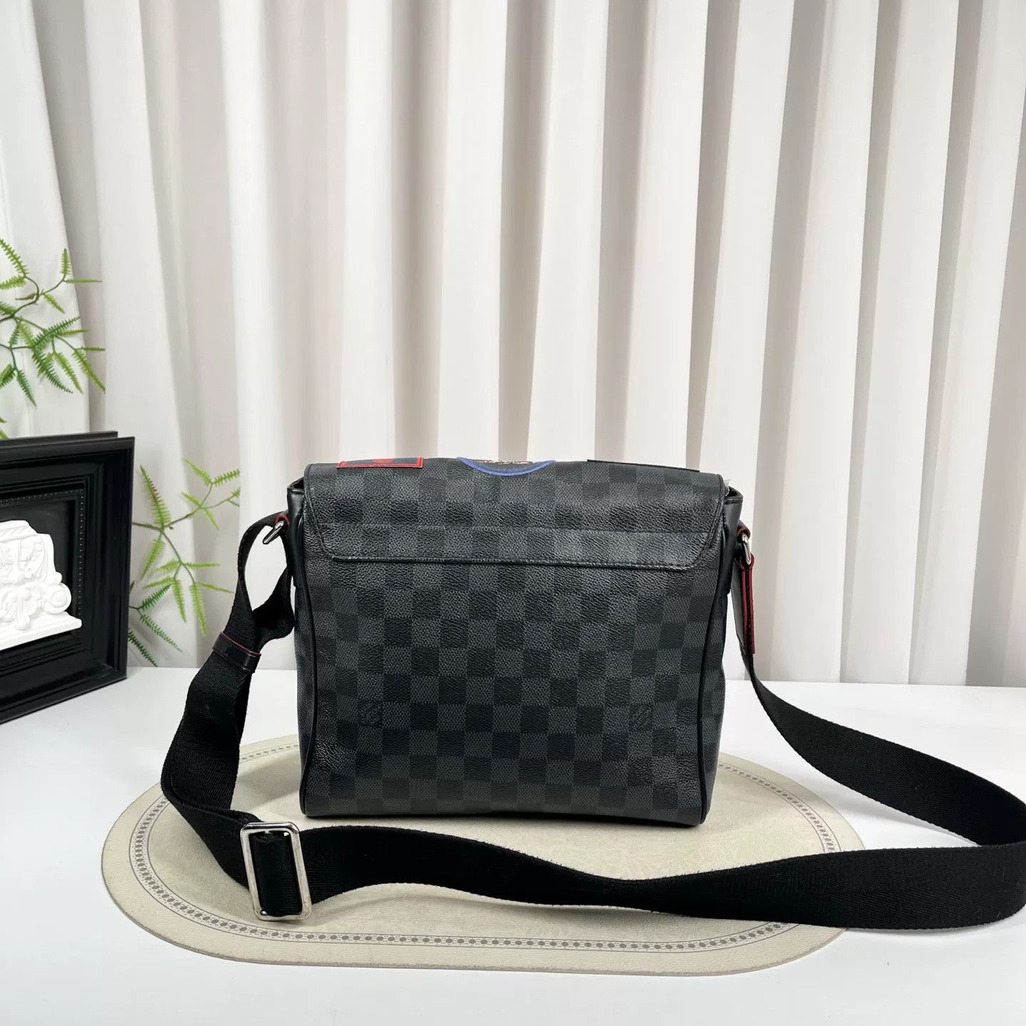 Louis Vuitton Pre-loved Bag Very good condition Size ONE SIZE - 5 Thumbnail