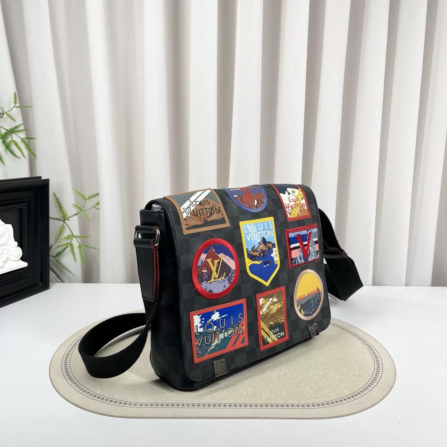 Louis Vuitton Pre-loved Bag Very good condition Size ONE SIZE - 2 Thumbnail