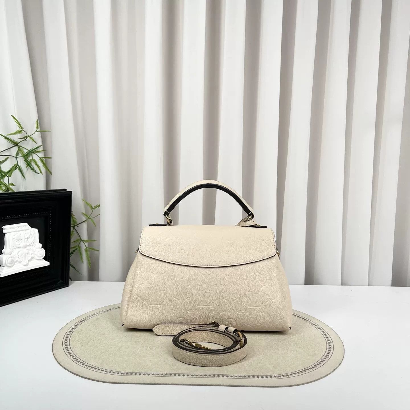 Louis Vuitton Pre-loved Bag Very good condition Size ONE SIZE - 2 Thumbnail