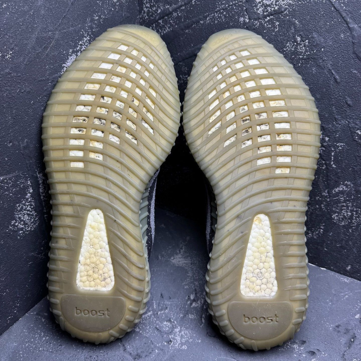 Adidas Adidas YEEZY350 Gray Lowtop Sneakers 14 Men Size US 14 / EU 47 - 6 Thumbnail
