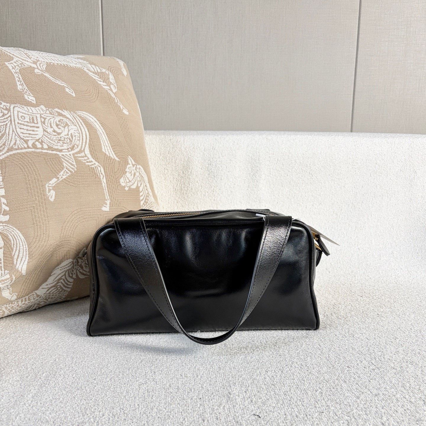 Miu Miu Pre-loved Bag Very good condition Size ONE SIZE - 3 Thumbnail