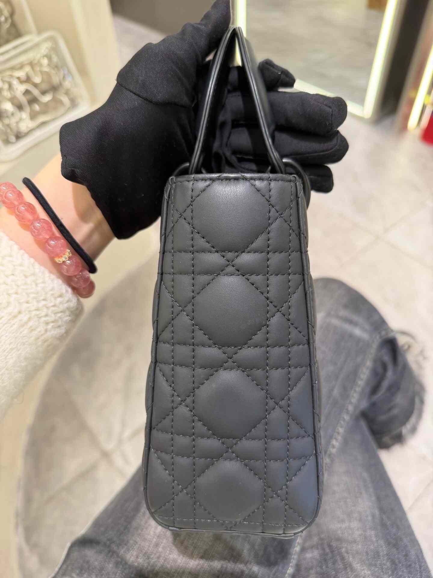 Dior Pre-loved Bag Very good condition Size ONE SIZE - 2 Thumbnail