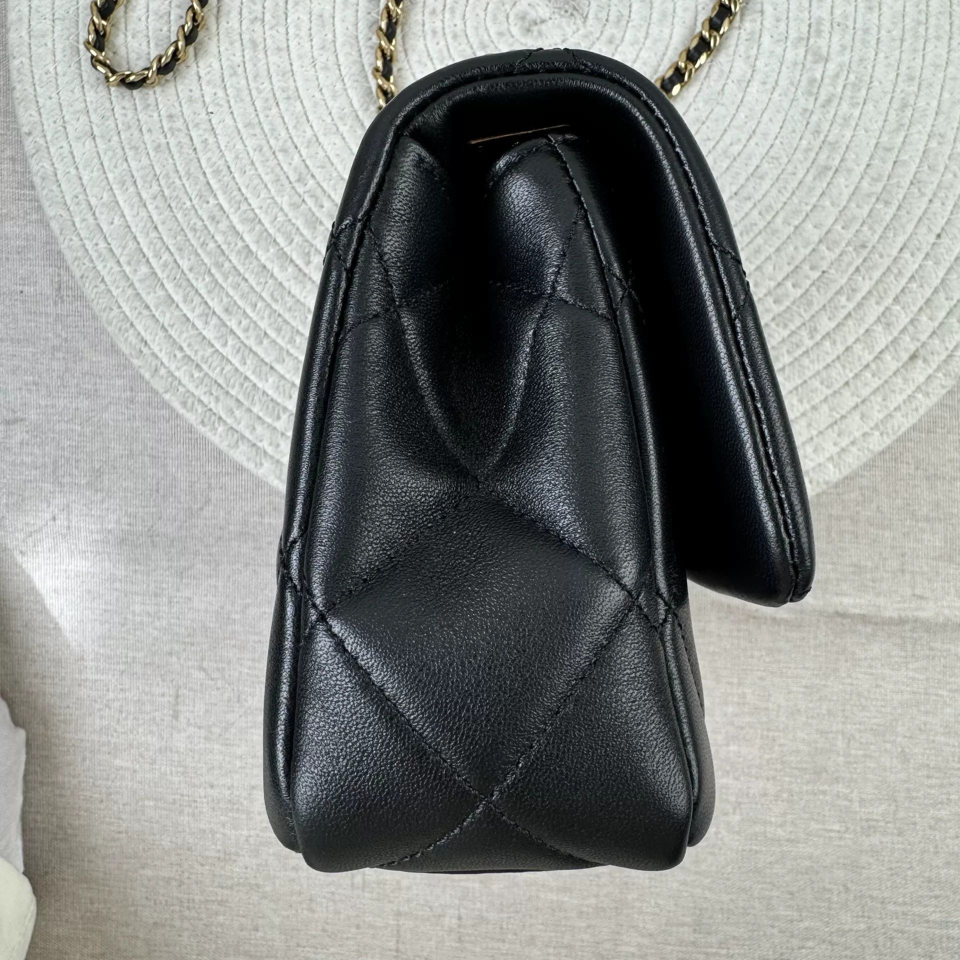 Chanel Pre-loved Bag Very good condition Size ONE SIZE - 5 Thumbnail