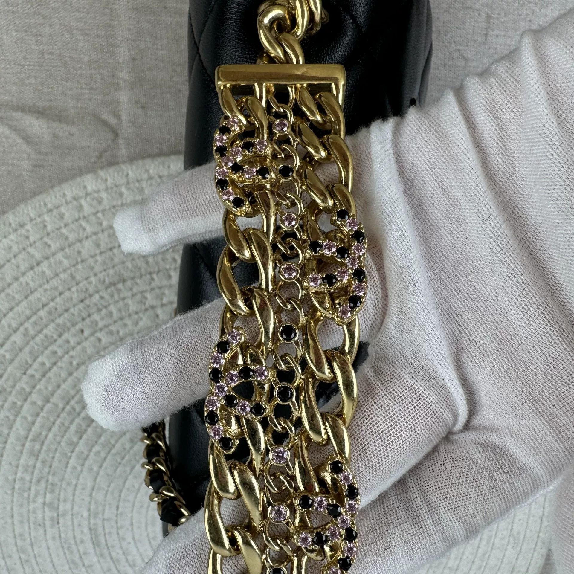Chanel Pre-loved Bag Very good condition Size ONE SIZE - 8 Thumbnail