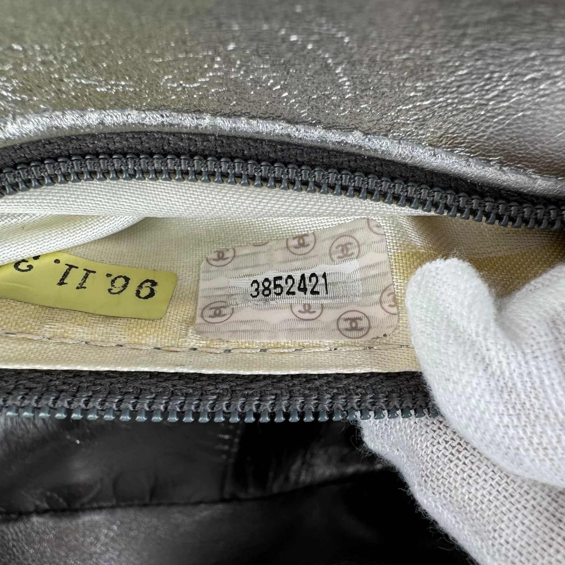 Chanel Pre-loved Bag Very good condition Size ONE SIZE - 2 Thumbnail