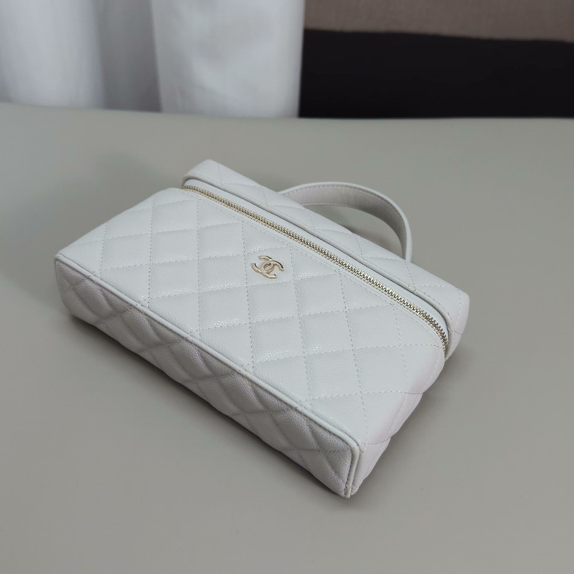 Chanel Pre-loved Bag Very good condition Size ONE SIZE - 4 Thumbnail