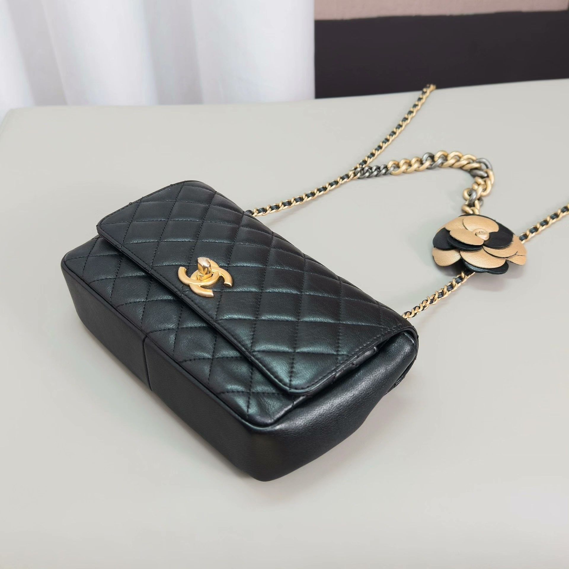 Chanel Pre-loved Bag Very good condition Size ONE SIZE - 4 Thumbnail