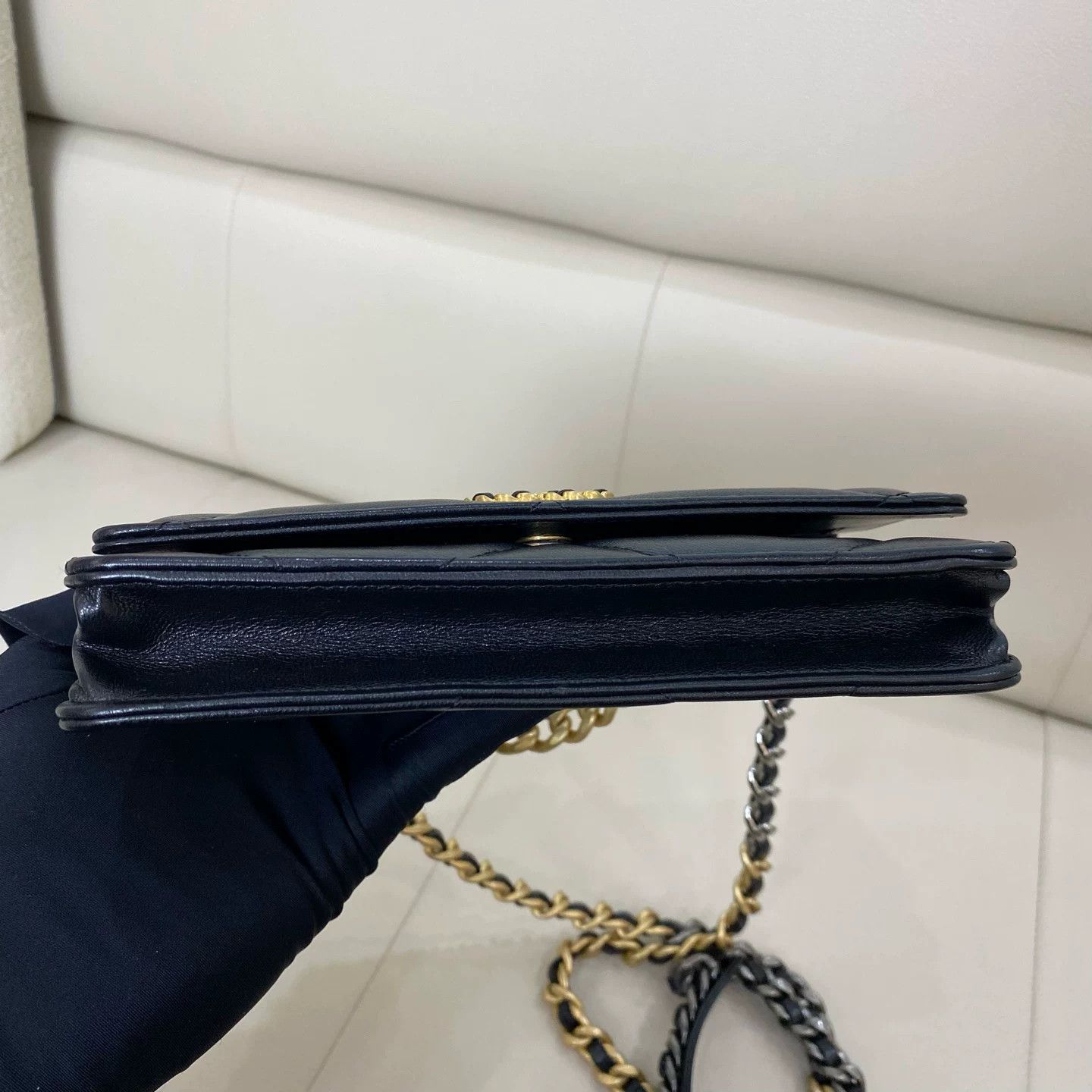 Chanel Pre-loved Bag Very good condition Size ONE SIZE - 5 Thumbnail