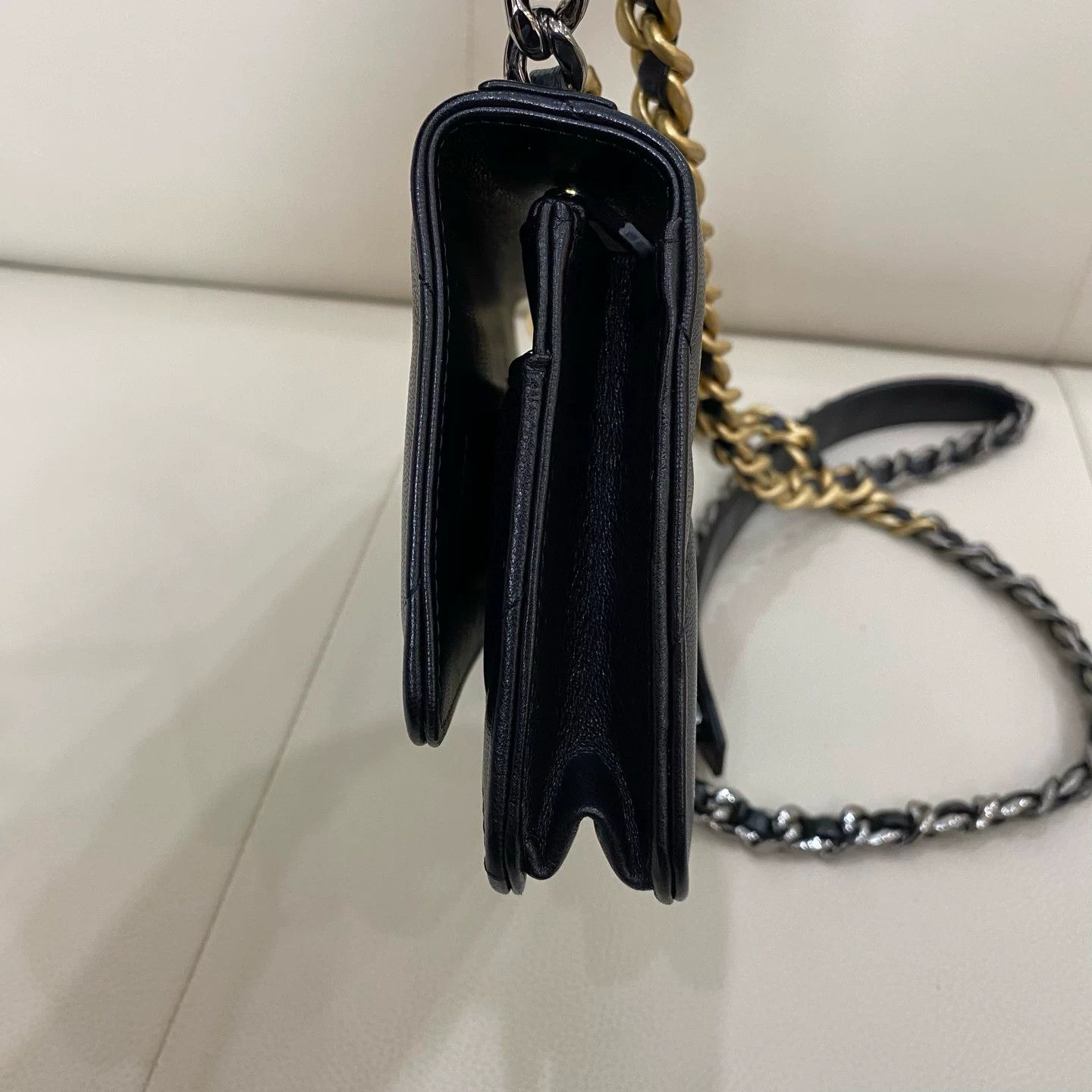 Chanel Pre-loved Bag Very good condition Size ONE SIZE - 3 Thumbnail