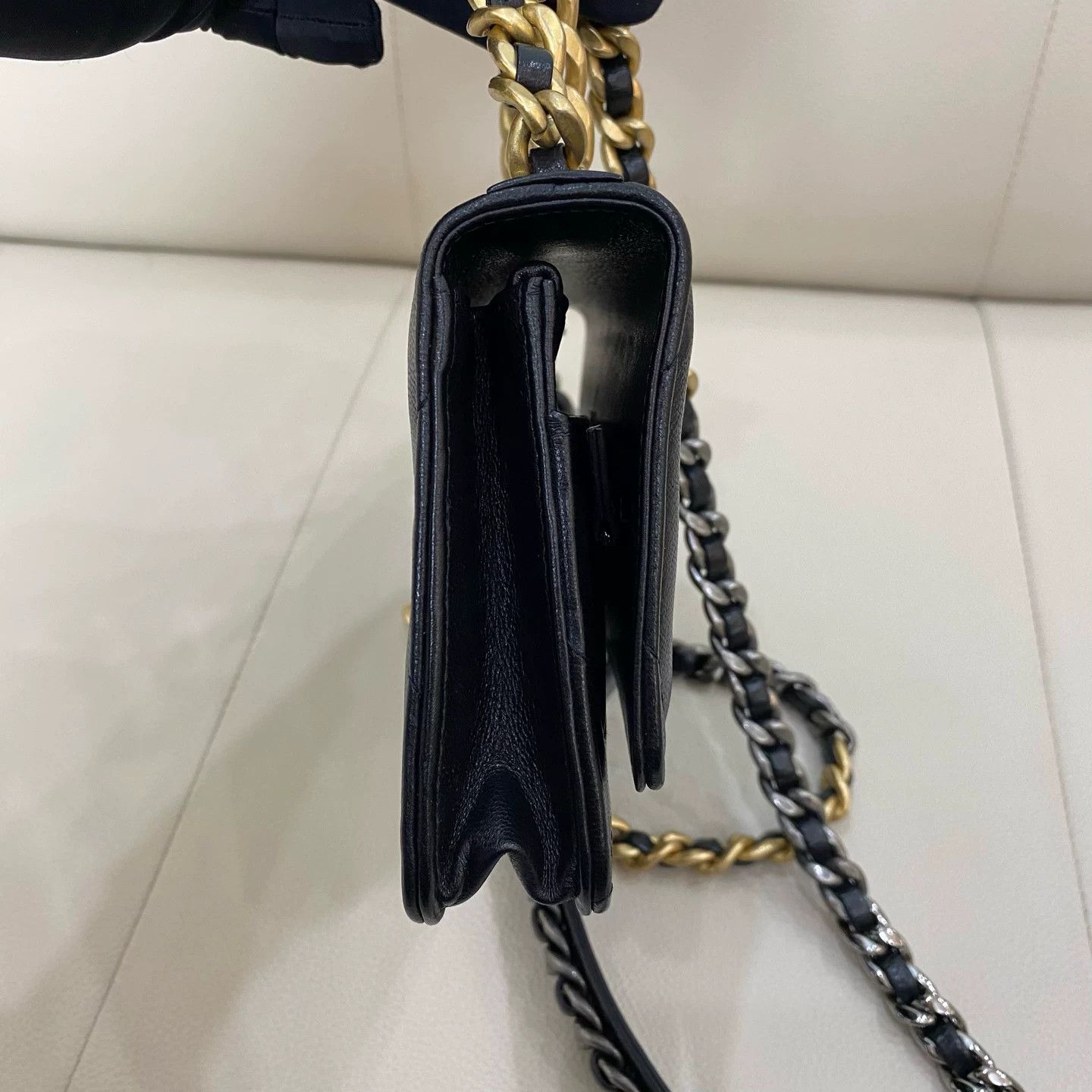 Chanel Pre-loved Bag Very good condition Size ONE SIZE - 4 Thumbnail