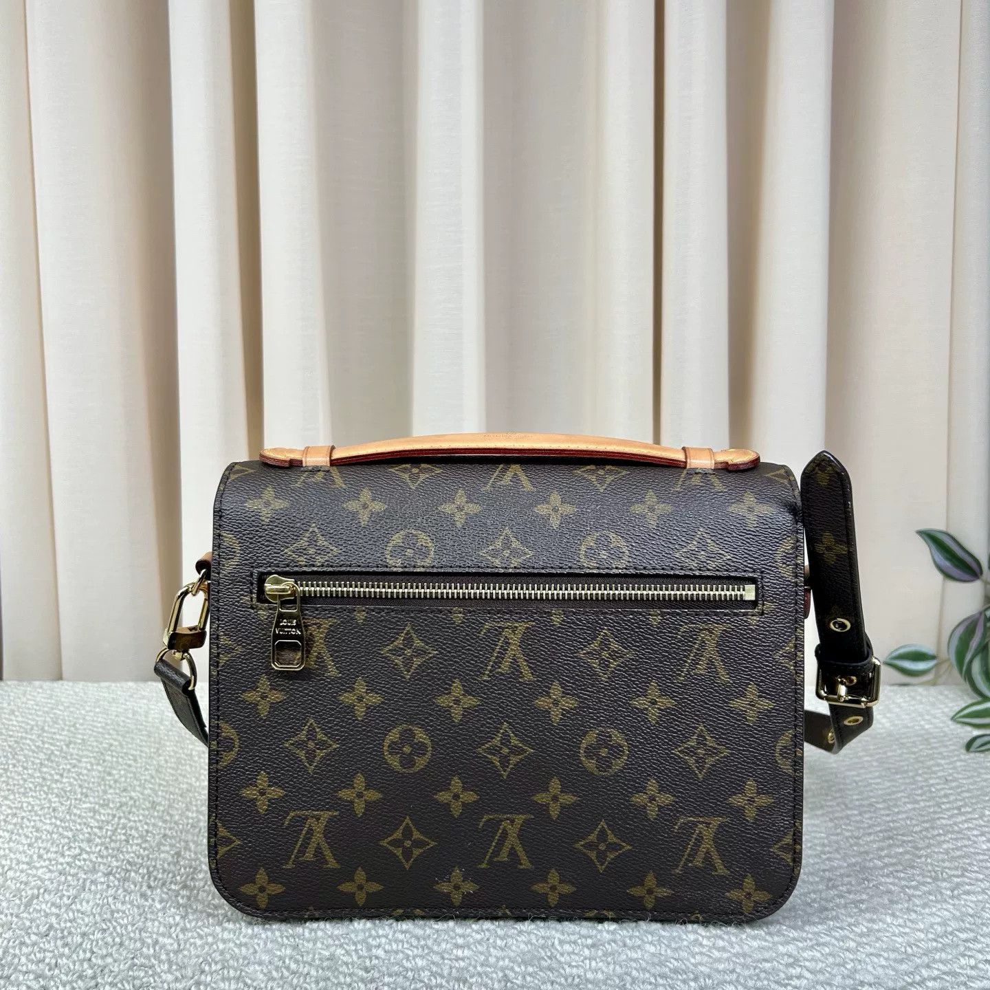 Louis Vuitton Pre-loved Bag Very good condition Size ONE SIZE - 2 Thumbnail