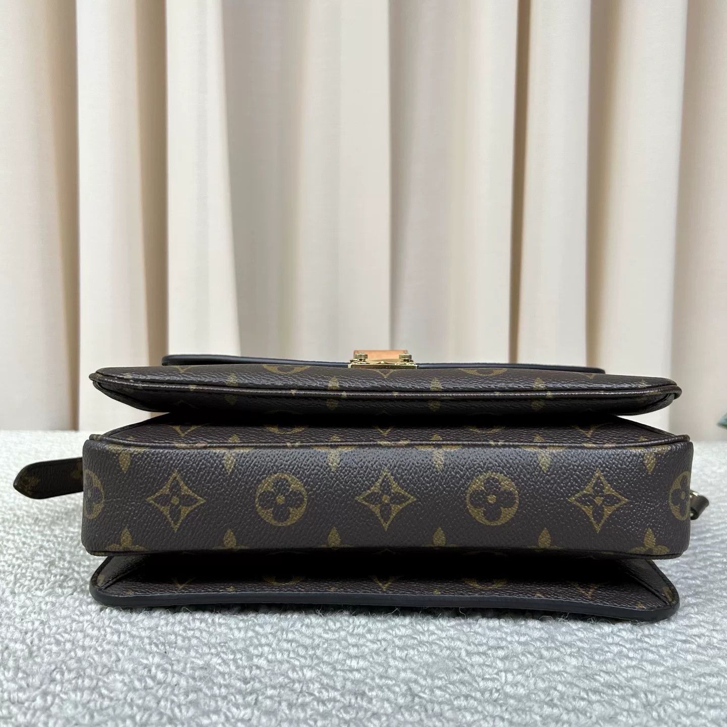 Louis Vuitton Pre-loved Bag Very good condition Size ONE SIZE - 3 Thumbnail